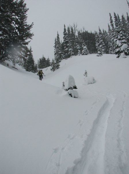 Ski touring in Cement Basin towards Lake Basin