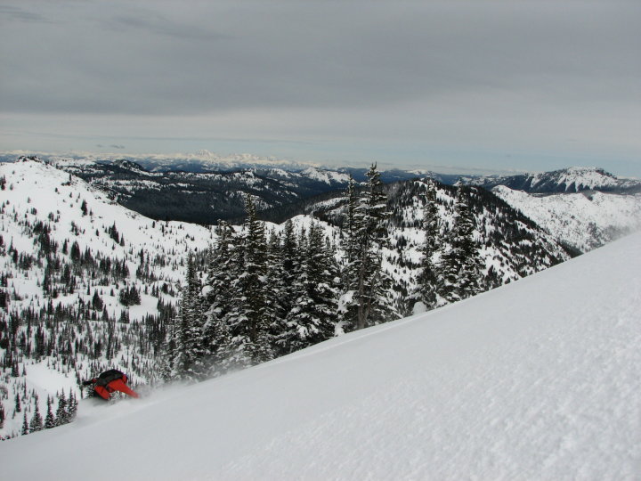 Laying down a turn in Lake Basin in the Crystal Mountain Backcountry