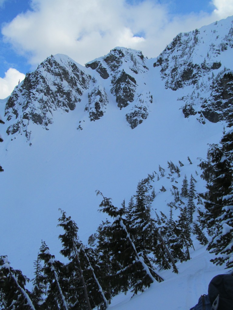 Looking at the NE chutes of Tamanos 