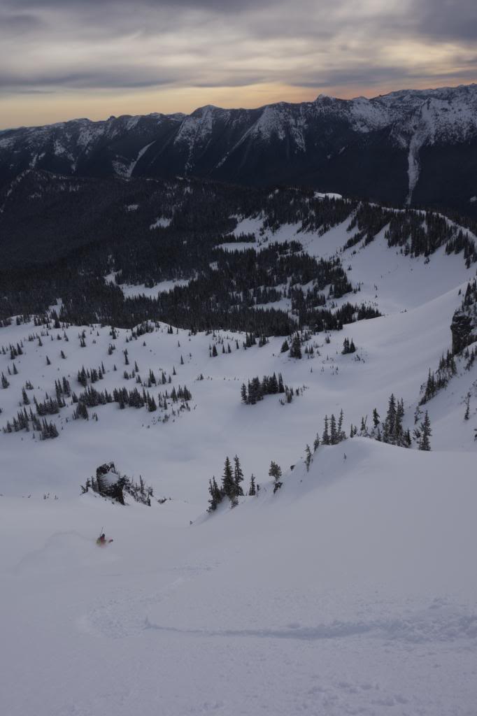 Perfect powder snow on Dege Peak on the Sunrise and Sourdough Traverse