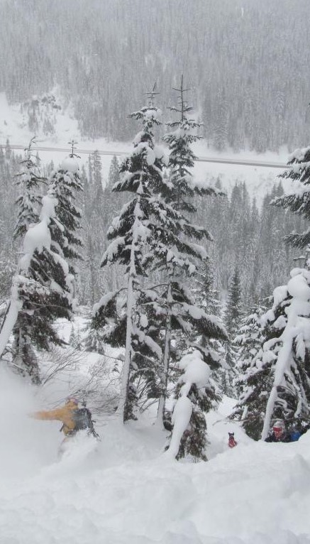 Snowboarding down Skyline Ridge in the Stevens Pass Backcountry