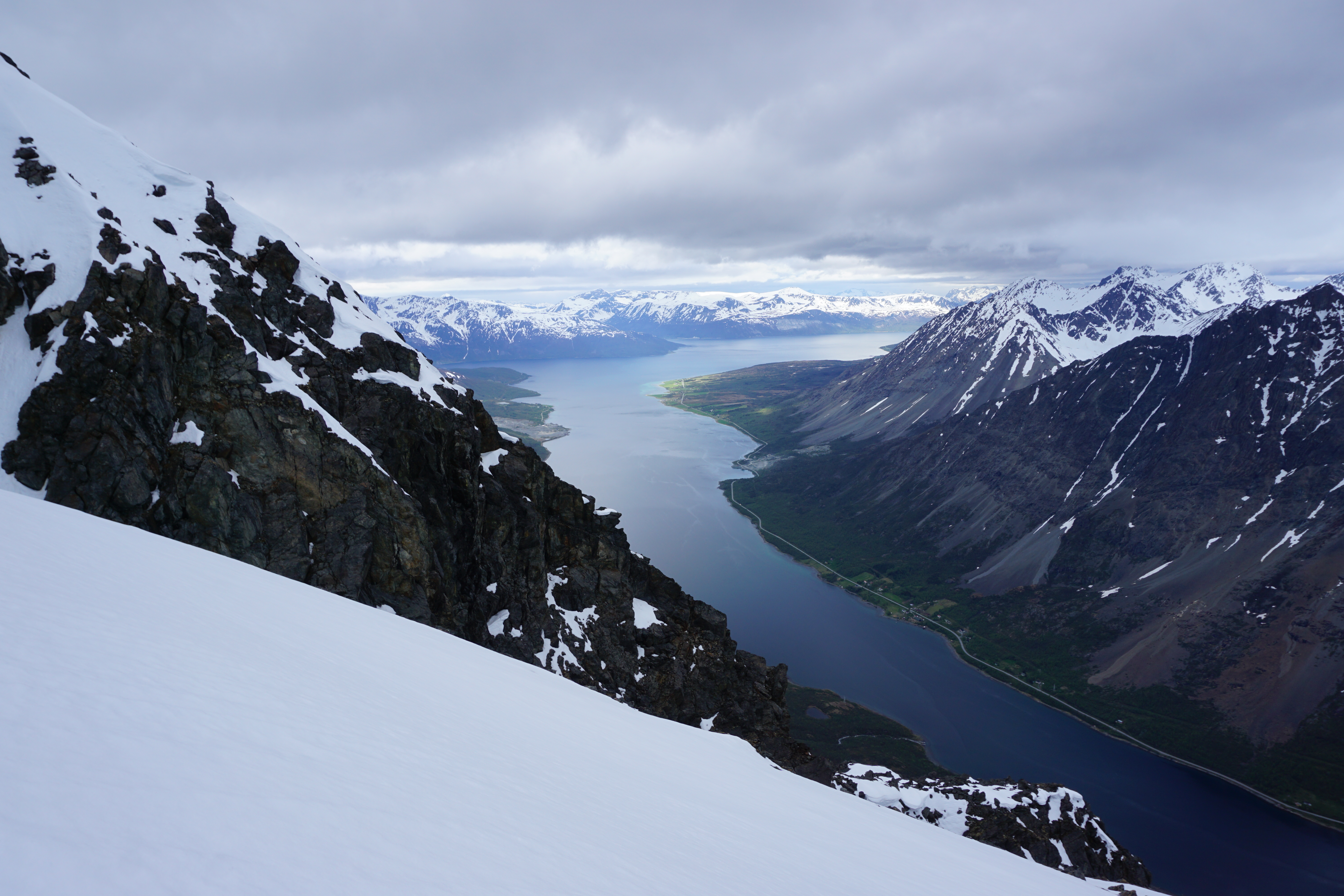 Snowboarding the north slopes of Rornestinden