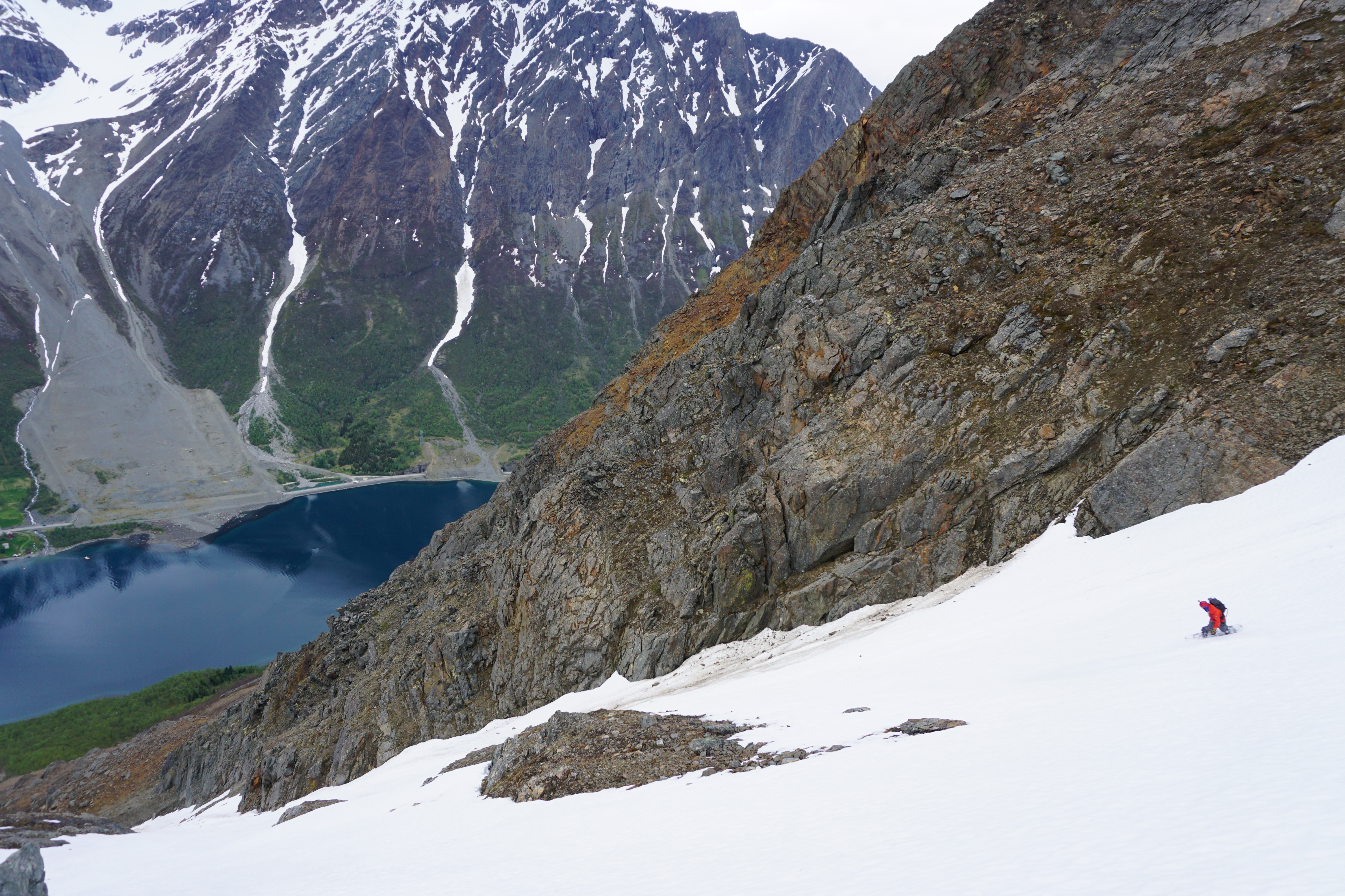 Ski touring just south of Lyngsedit