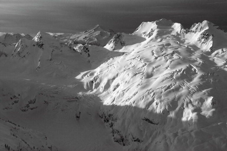 Ski touring the Extended Ptarmagin Traverse