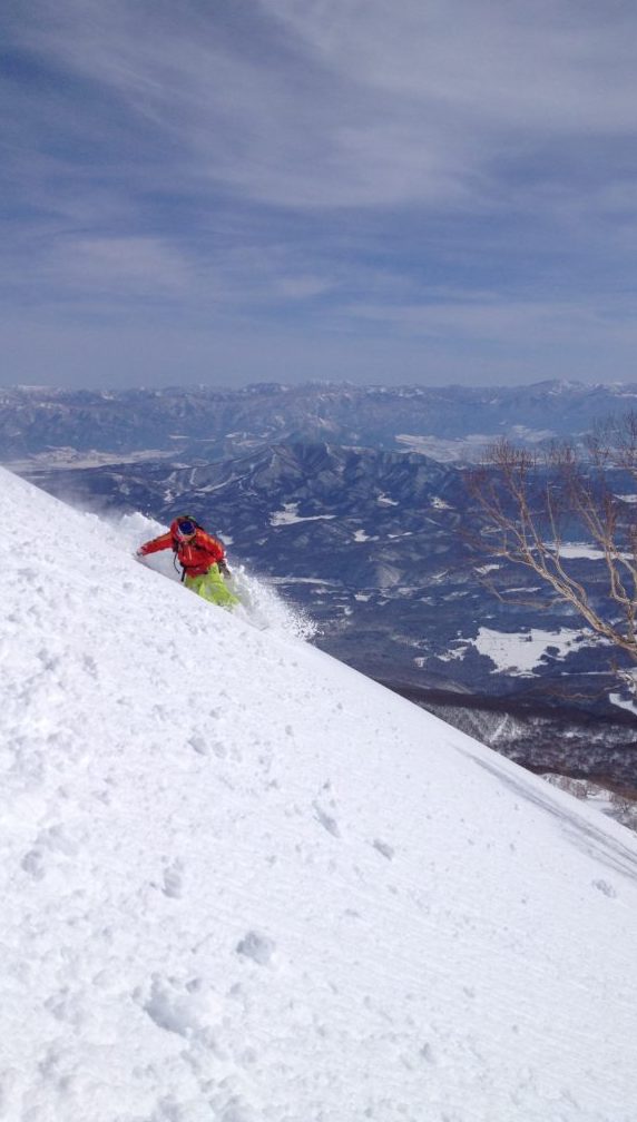 Snowboarding down Myoko Kogen