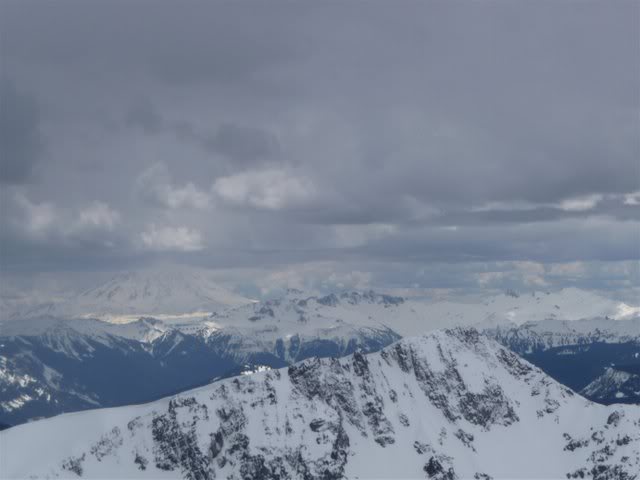 Looking South at Bismark peak, the Goat Rocks and Mt Adams