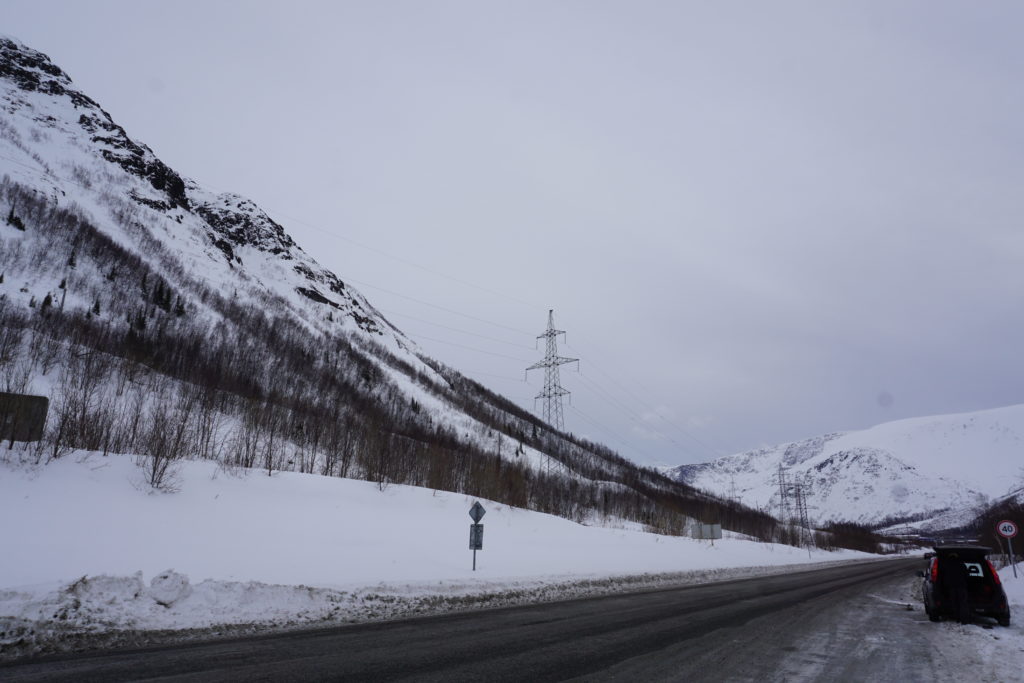 Parking on the edge of Mount Juksporr