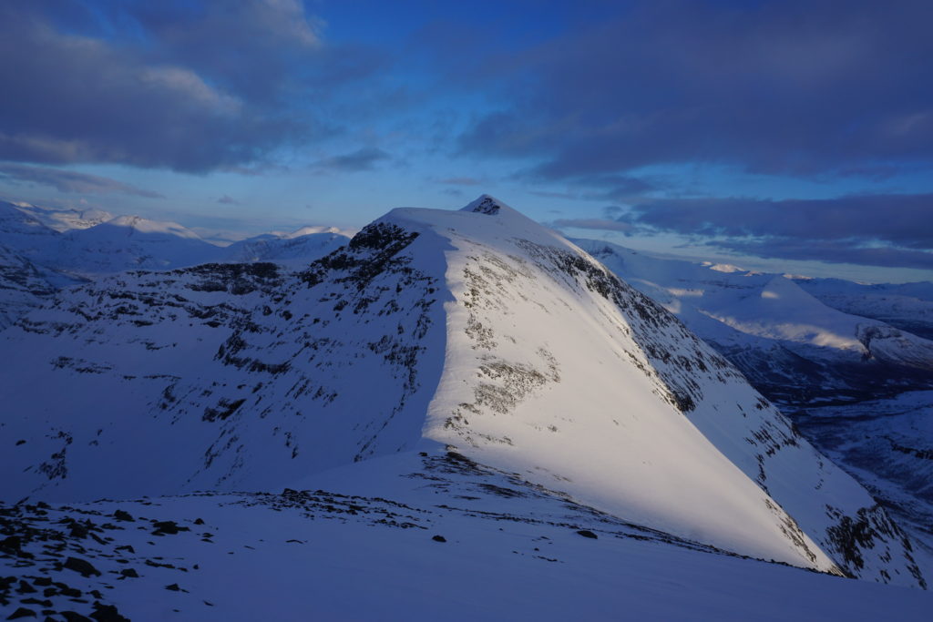 Looking across Blabeartinden ridge