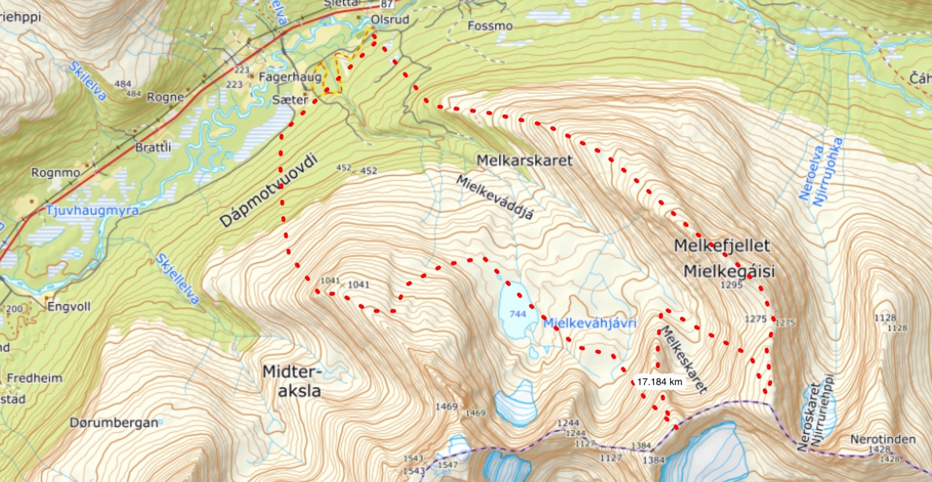 Topographical map of Melkefjellet and Istinden Ridge climbing route in Tamokdalen backcountry