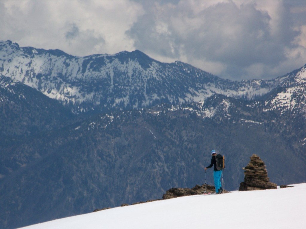 Making our way over to the Eastern Ridge with Lake Chelan below