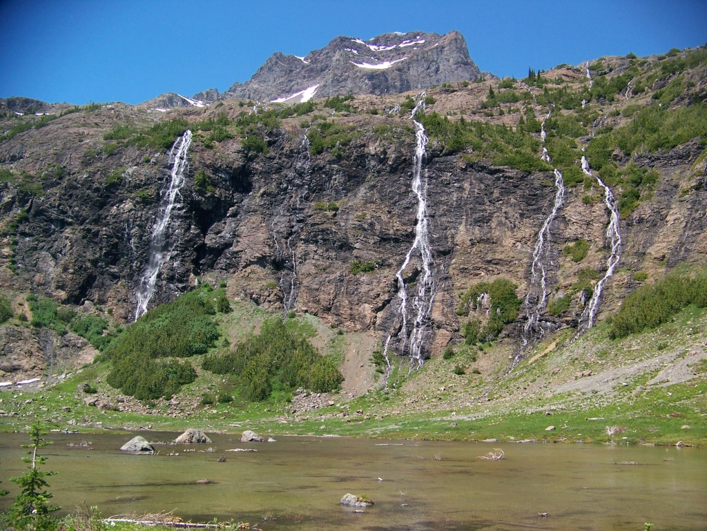 Hiking the Crater Mountain Trail