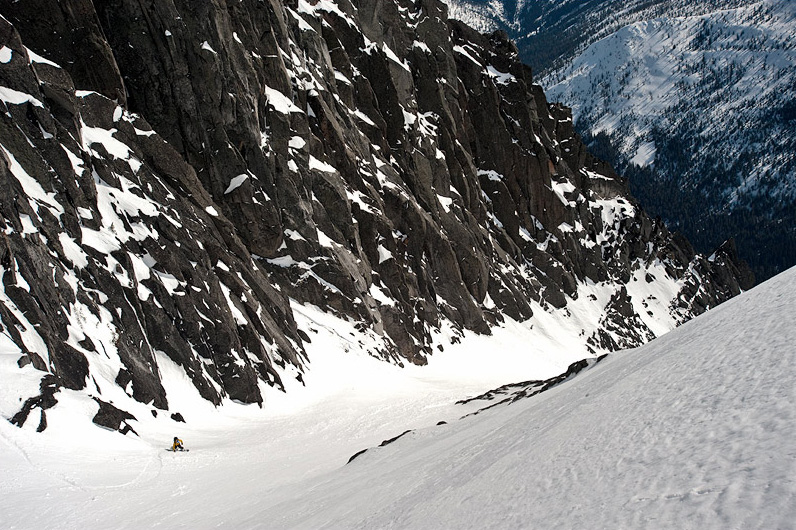 Snowboarding into Ulrich's Couloir on Mount Stuart