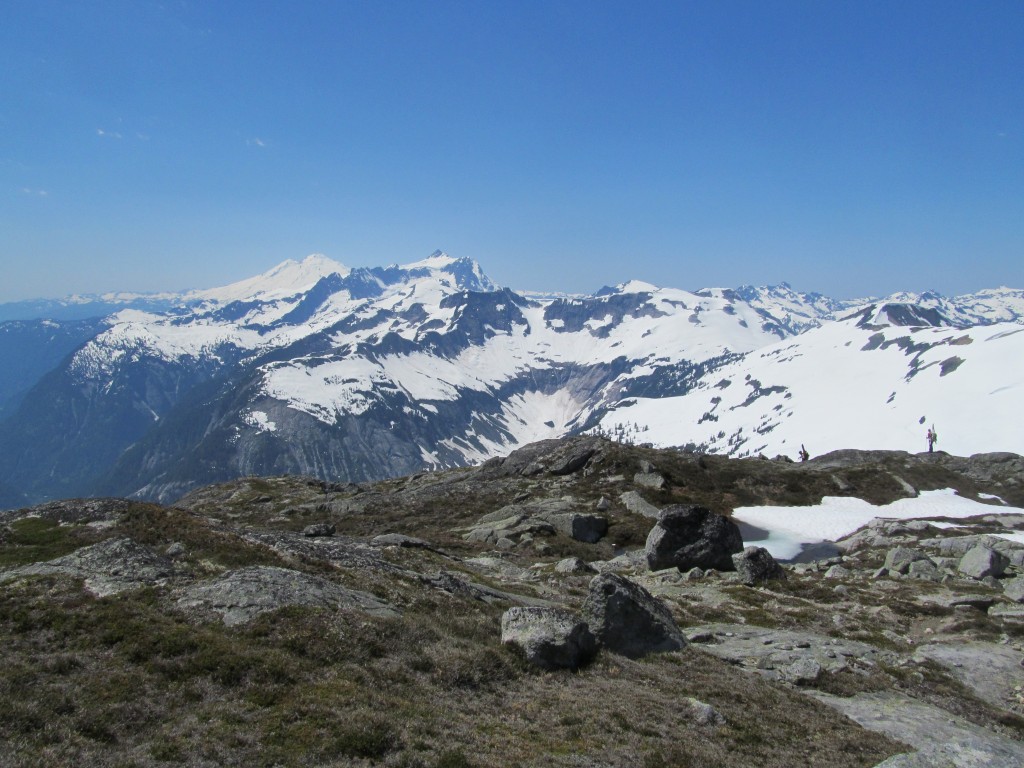 Hiking down to Easy Pass with Easy Ridge on the right