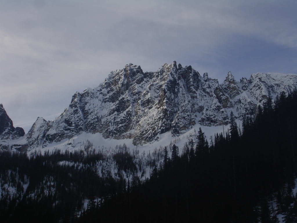 The next morning we slowly got ready while watching the alpenglow