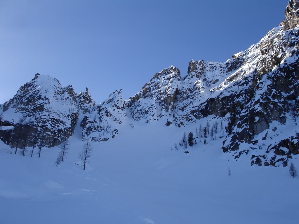 While traversing we noticed these nice looking chutes heading towards Silver Star Mountain