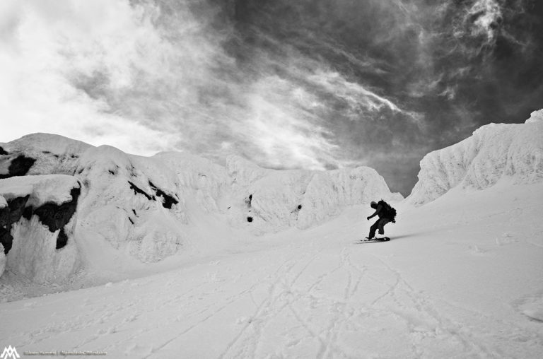 Riding down the Sitkum glacier