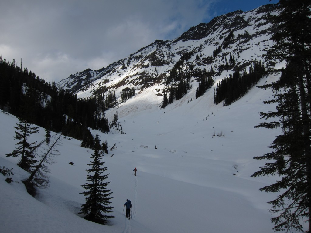 Skinning towards Boulder Pass