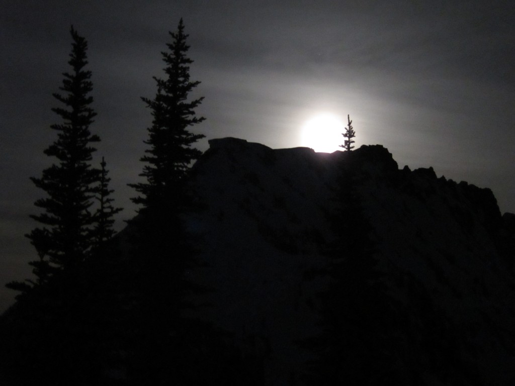 Full moon camping on Boulder Pass