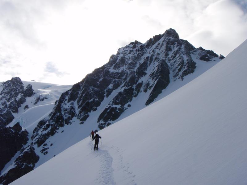 Heading up the upper slopes of the White Salmon Glacier