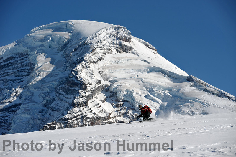 Making a telemark turn down Heliotrope ridge