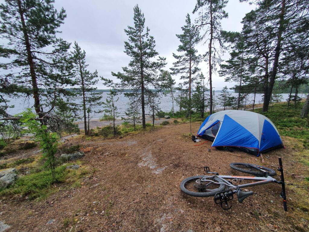 A rainy day on Laukansaari