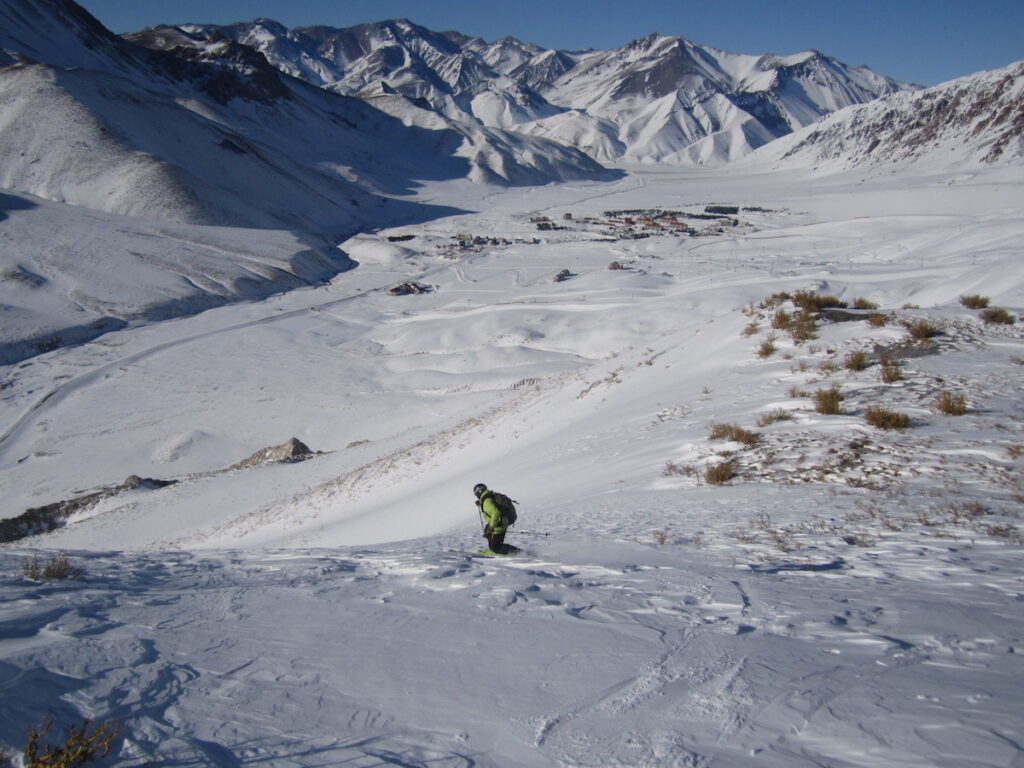 Enjoying Las Lenas while snowboarding in Argentiina