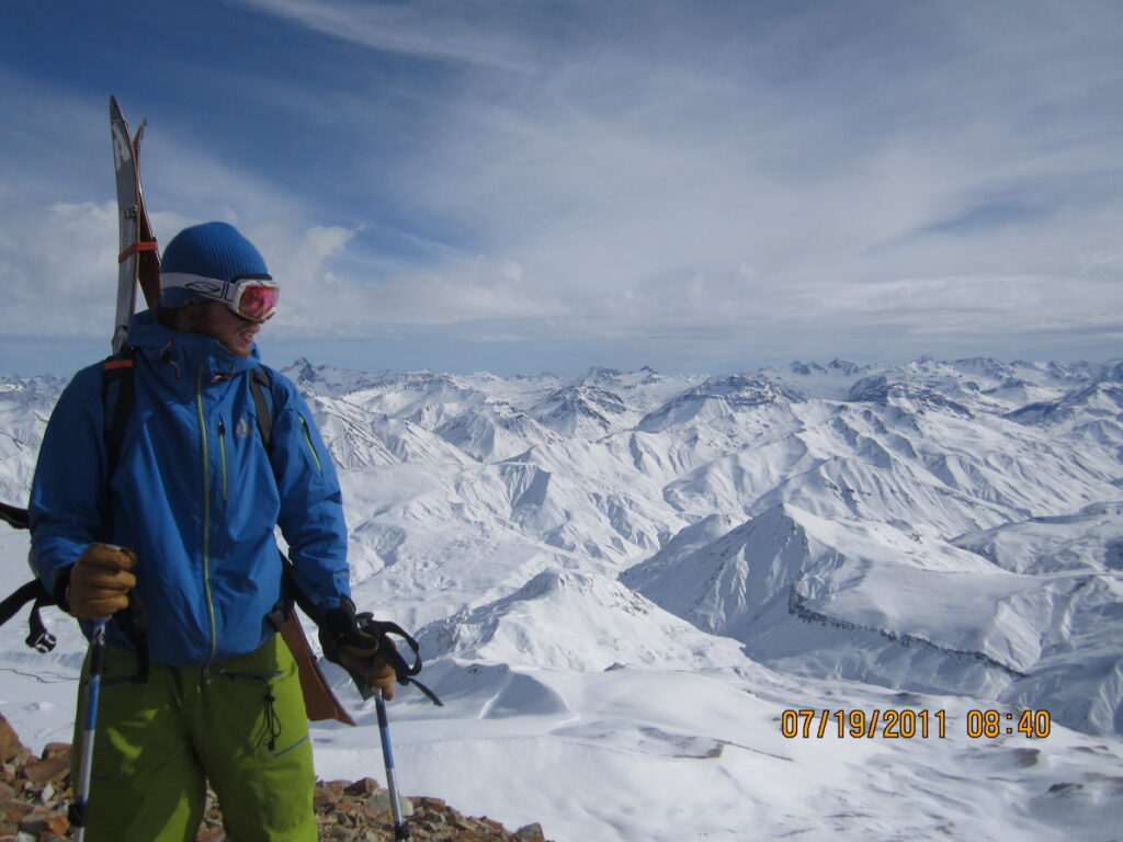 Enjoying the view of the Andes while snowboarding in Argentiina