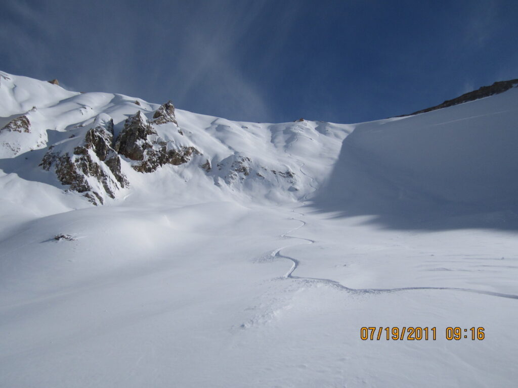 Enjoying the backcountry of Las Lenas while snowboarding in Argentiina