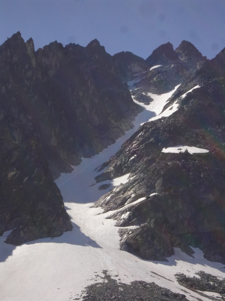 Making his final turns down the couloir on the north side of Ten Peak