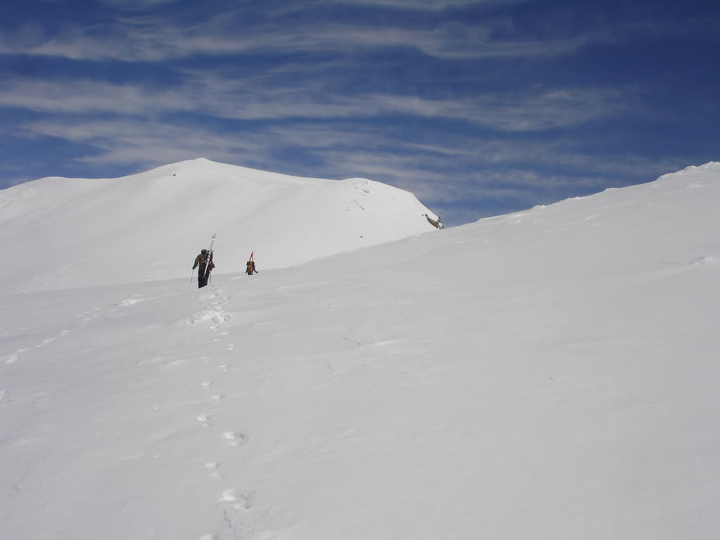 The last bit of climbing to the summit of Mount Adams From Pikers Peak