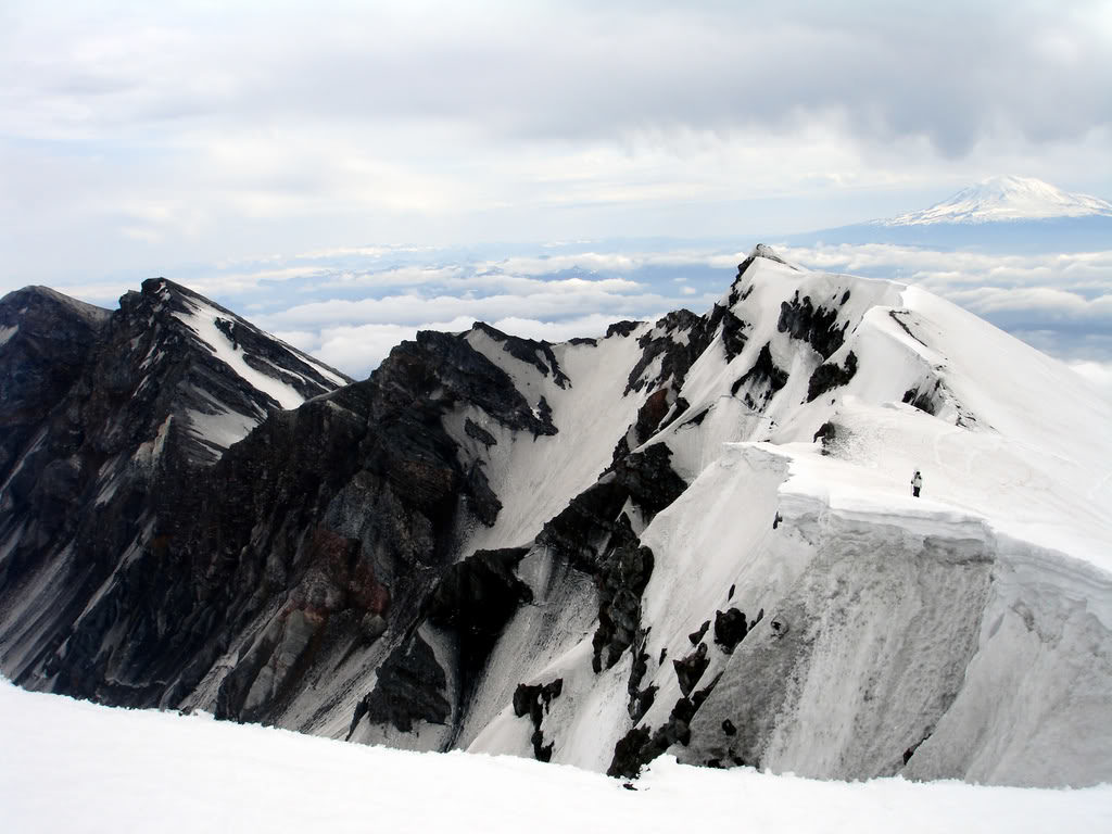 Hiking the Crater Rim to the true summit of Mount Saint Helens