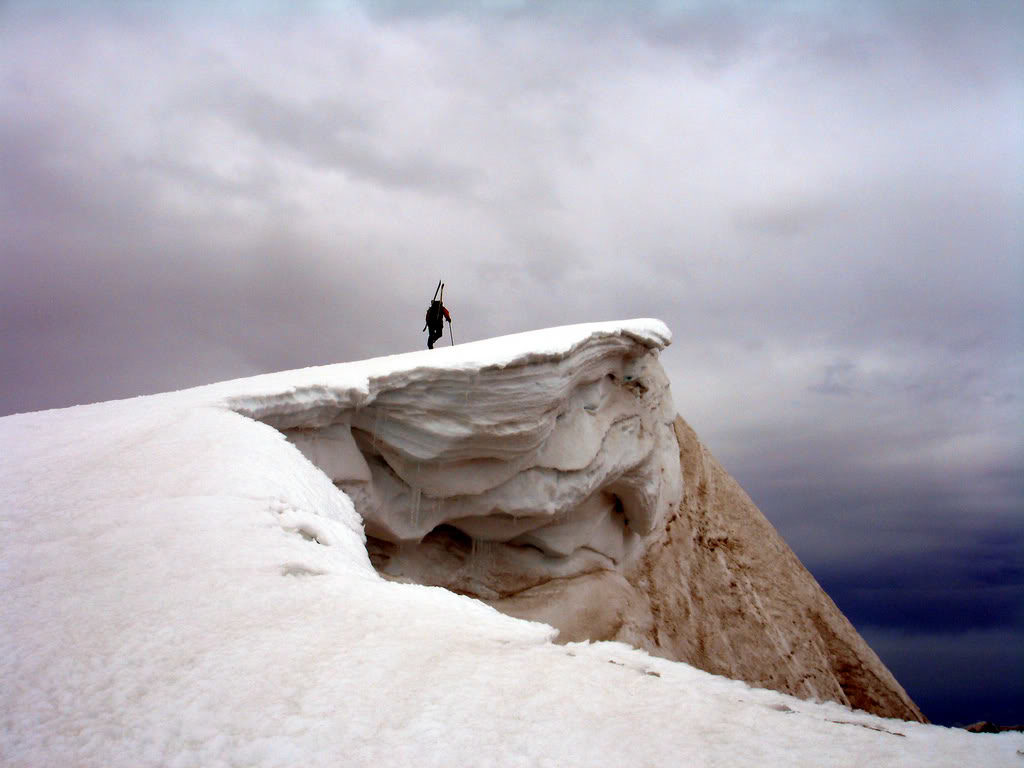 The final steps to the true summit of Mount Saint Helens