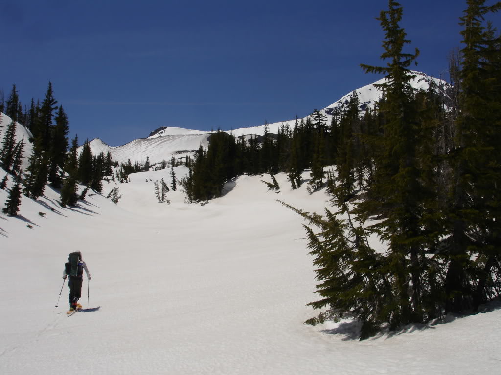 Ski touring towards the Middle Sister in Three Sisters Wilderness
