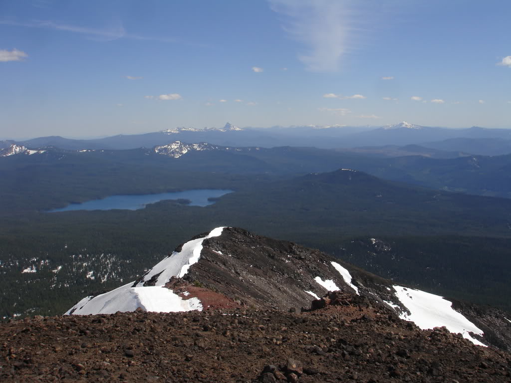 Looking towards Mount Thielsen and Mount Bailey