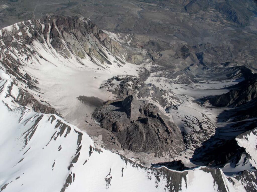 Snowboarding down the Worm Flows Route on Mount Saint Helens