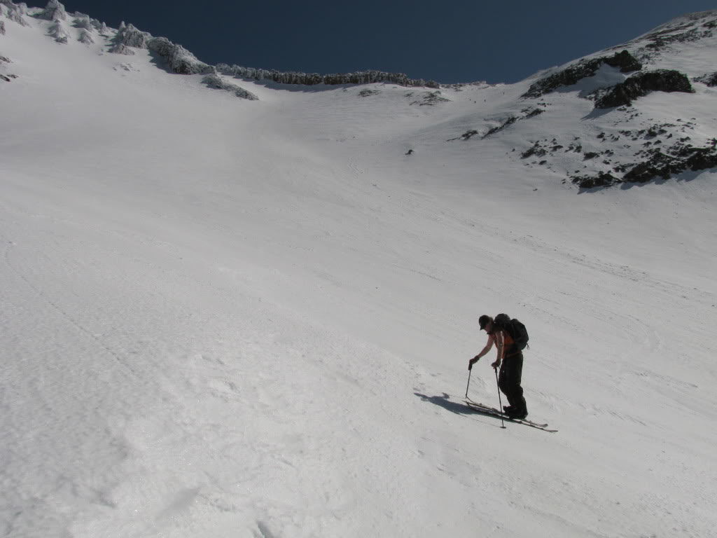 Making our way over to the Red Ledges on Mount Shasta