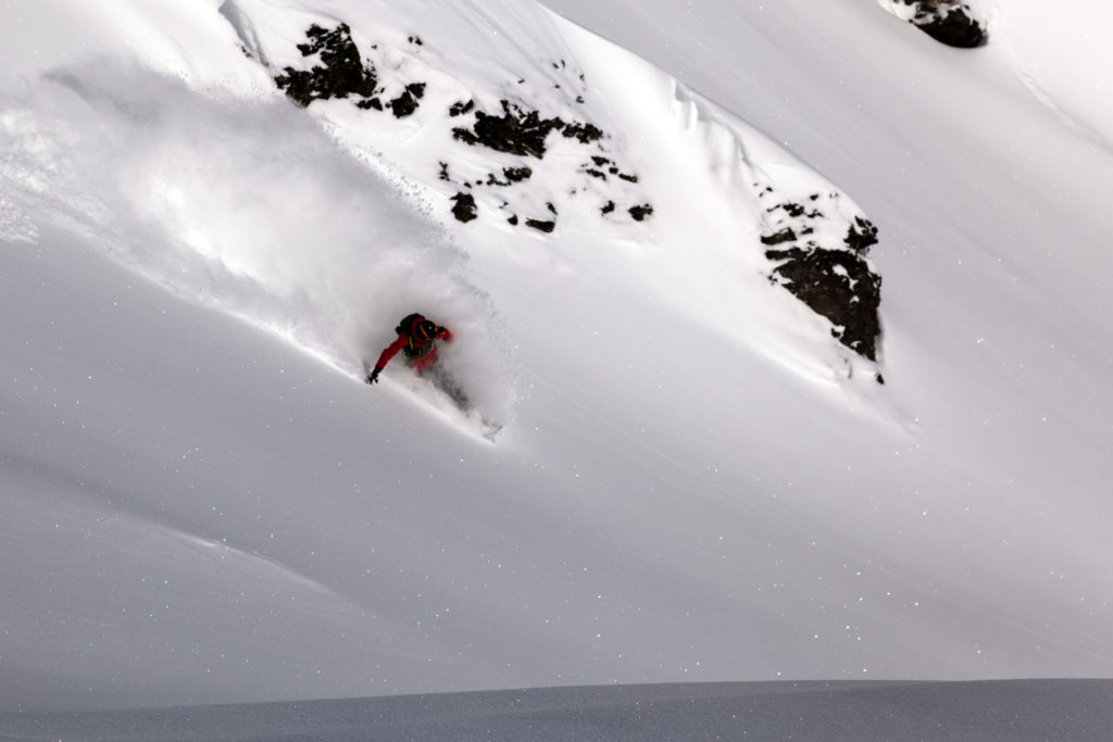 Snowboarding in bottomless snow in the Zillertal Sidecountry