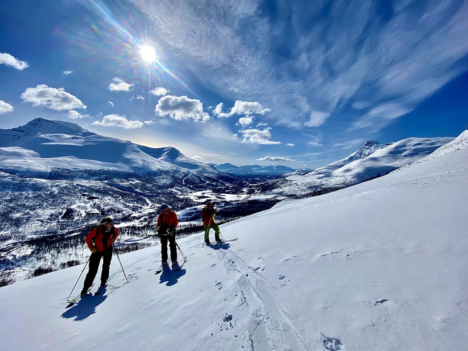 Looking across Blåbaerfjellet towards the Tamok Husset and potential ski tours