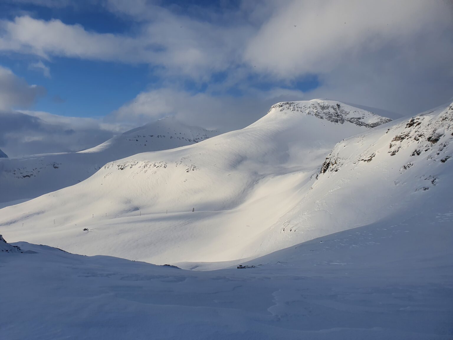 Looking into the West bowl before snowboarding down