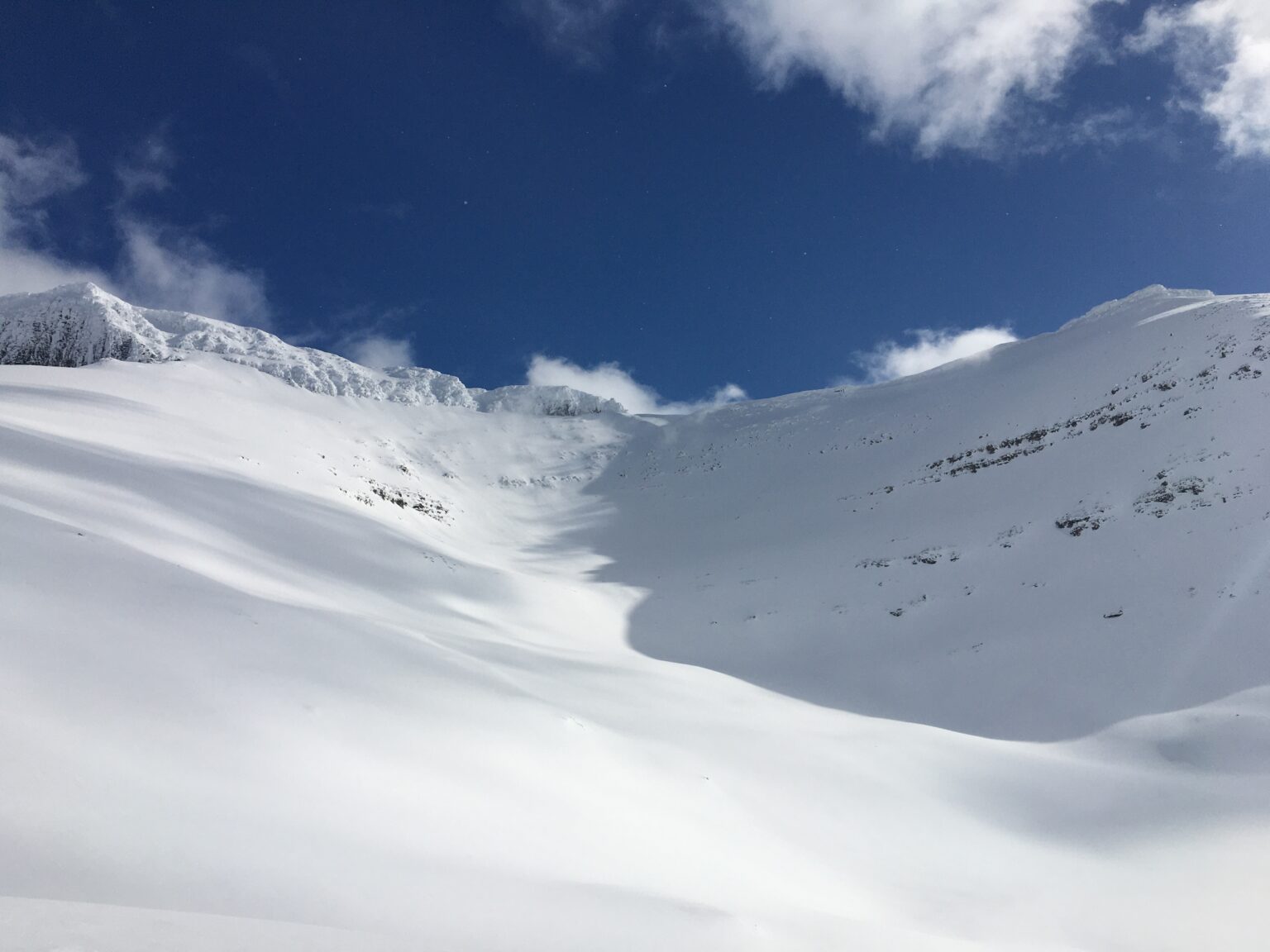 Looking at the Midteraksia Ridge and Bowl in the Tamokdalen Valley