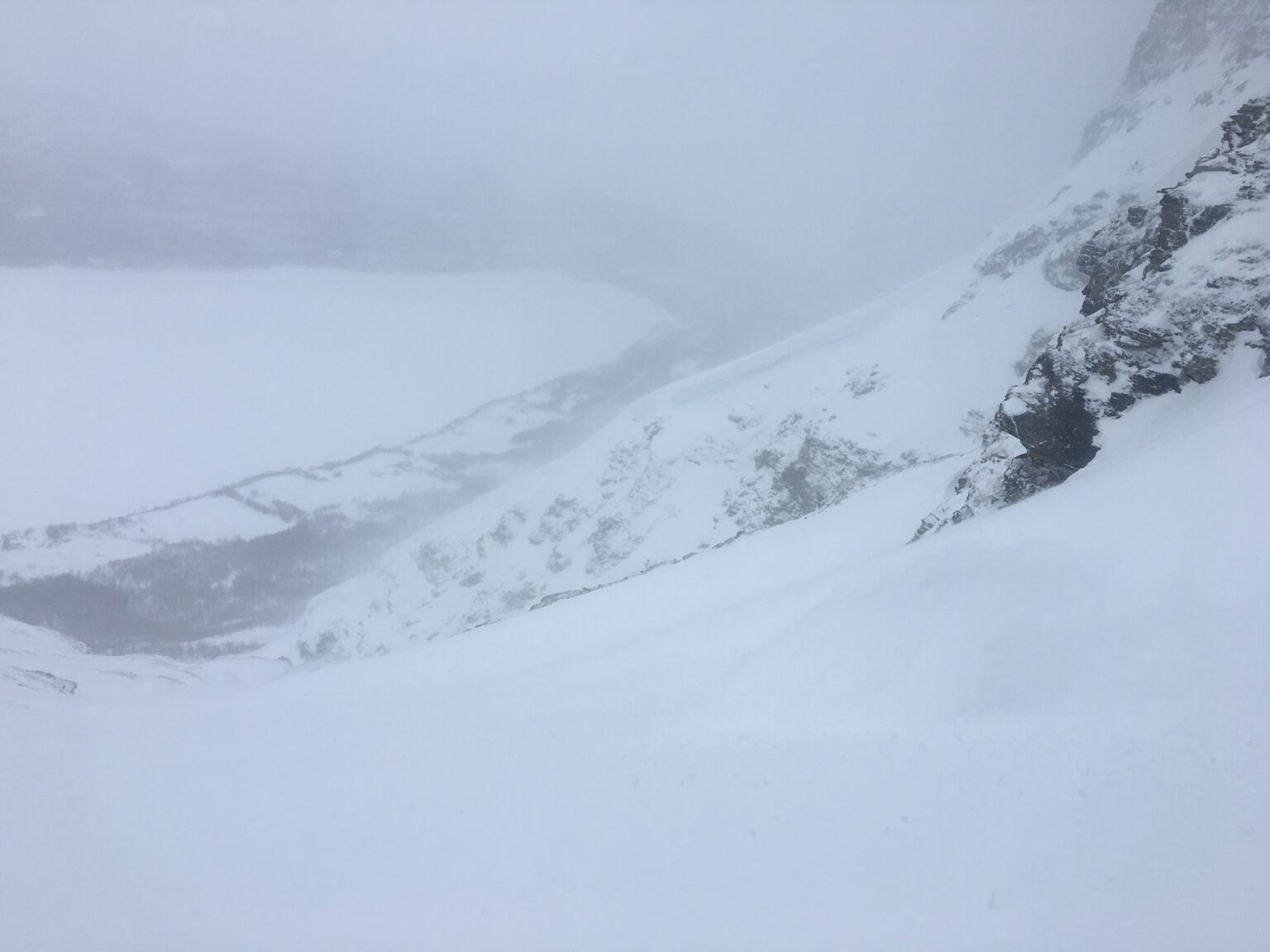 Heading onto the middle flat bench of Rostafjellet