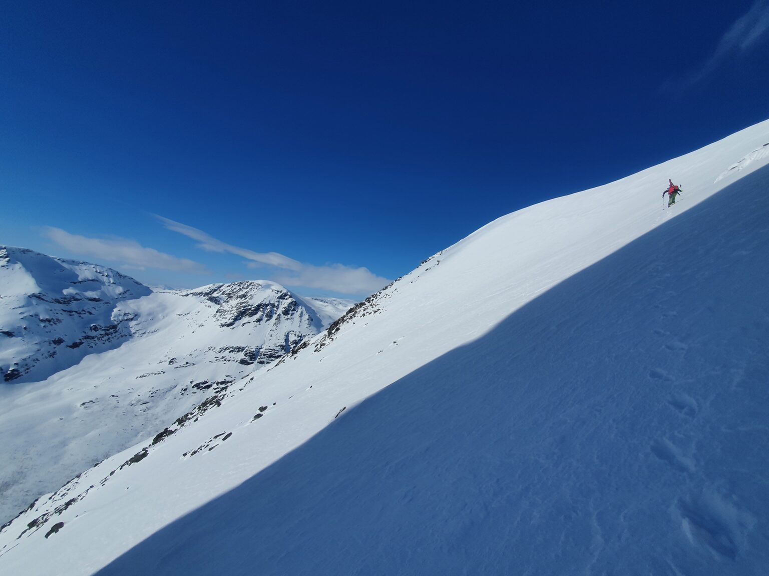 Back into the light while climbing Cahcevahnjunni