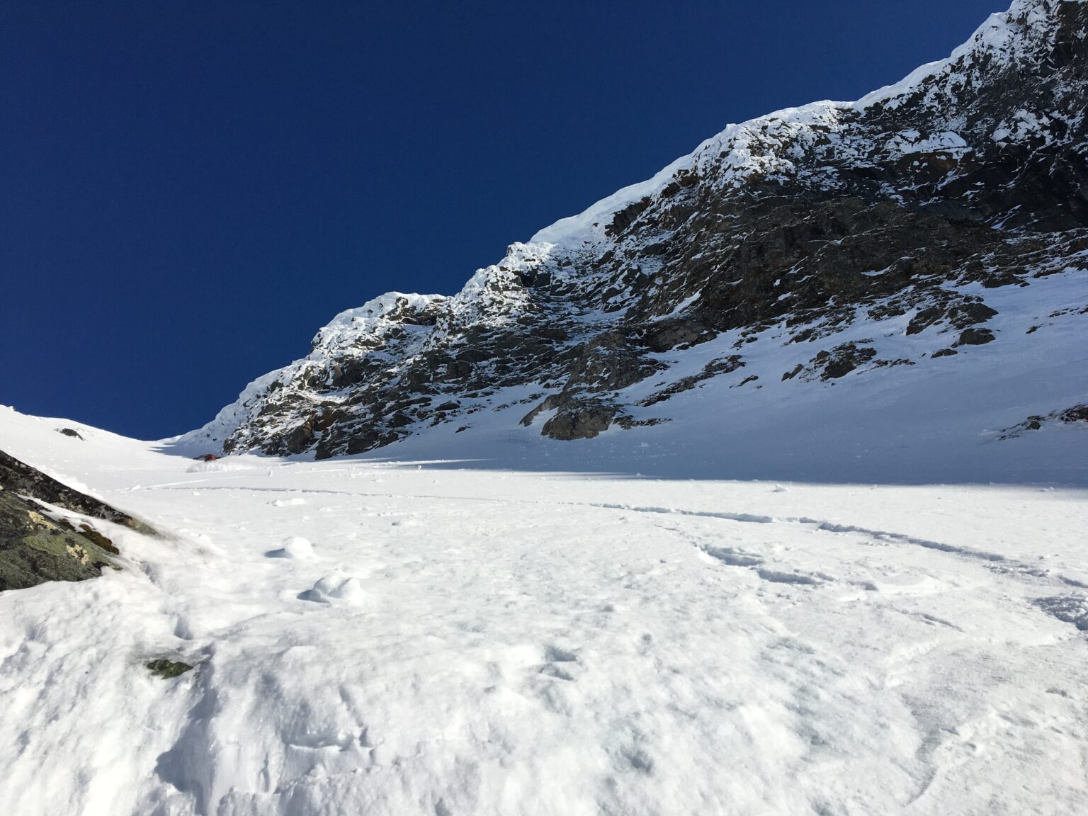 Looking up the chute on Cahcevahnjunni