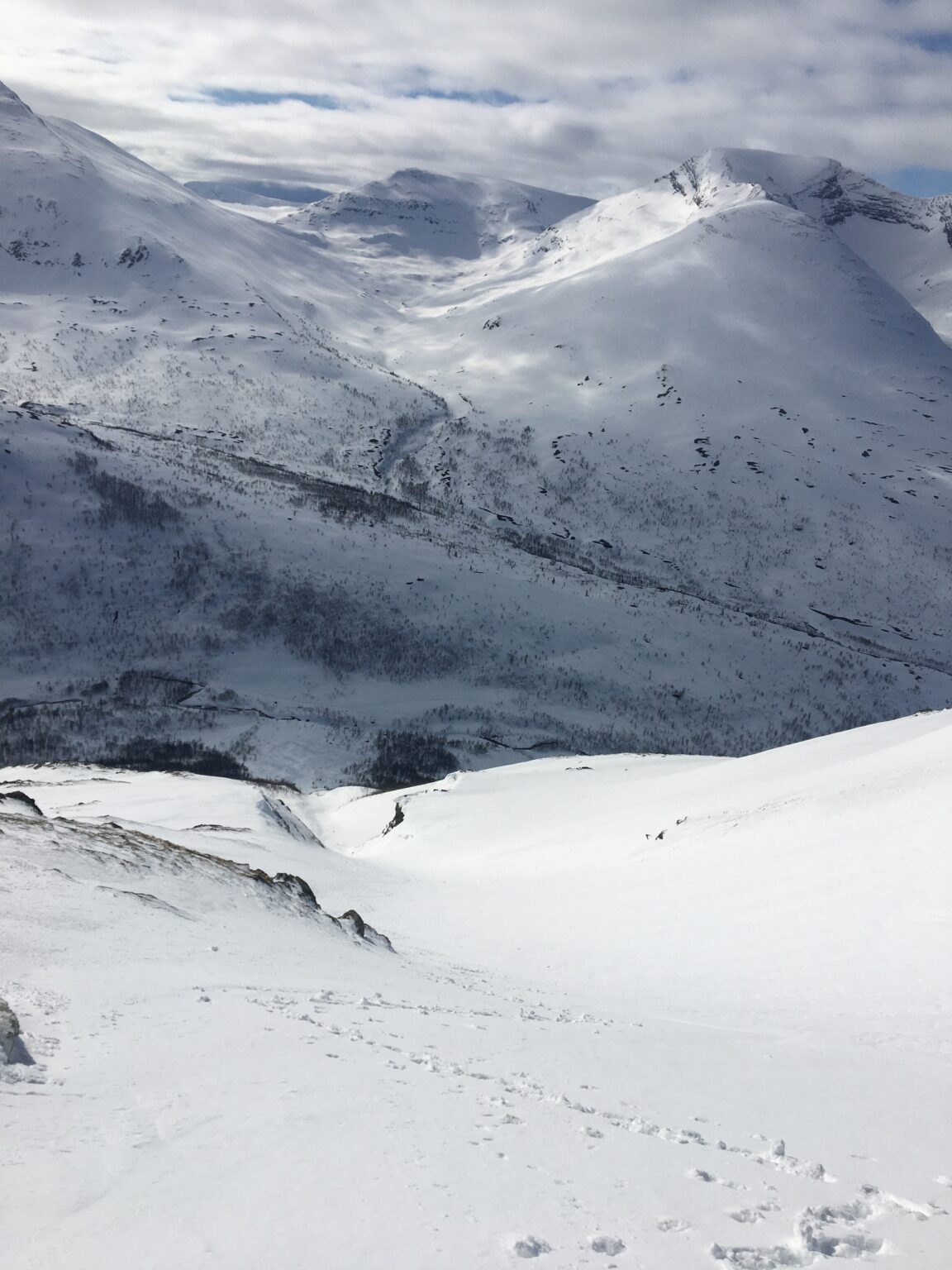 Looking down the South Gully of Tamokfjellet