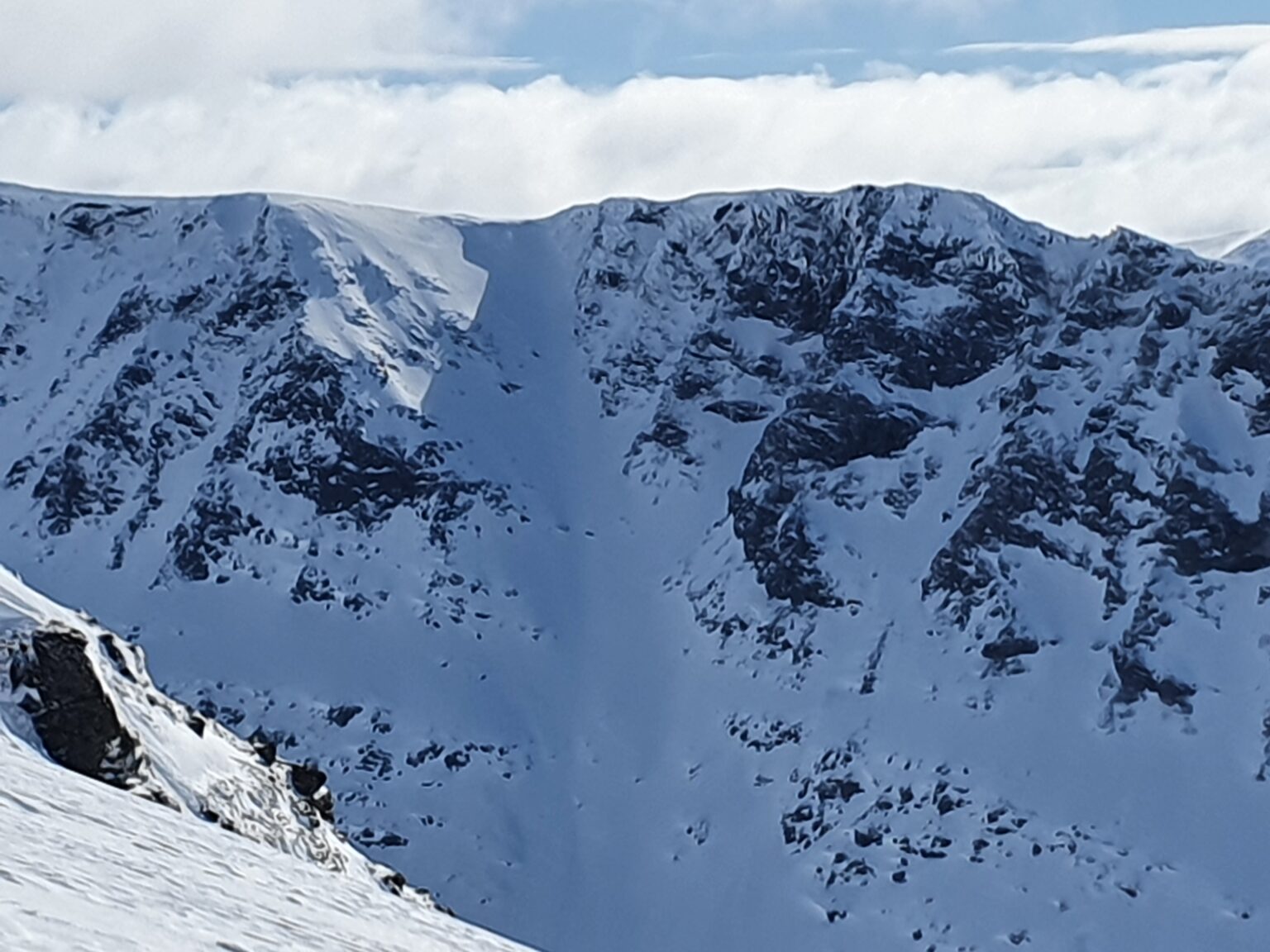 Looking across at Cahcevahnjunni from near the summit of Tamokfjellet