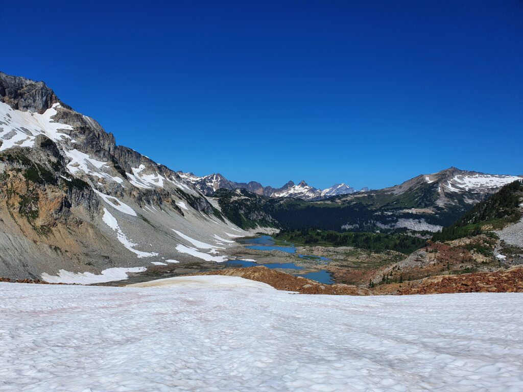 Hiking down to Upper Lyman Lake