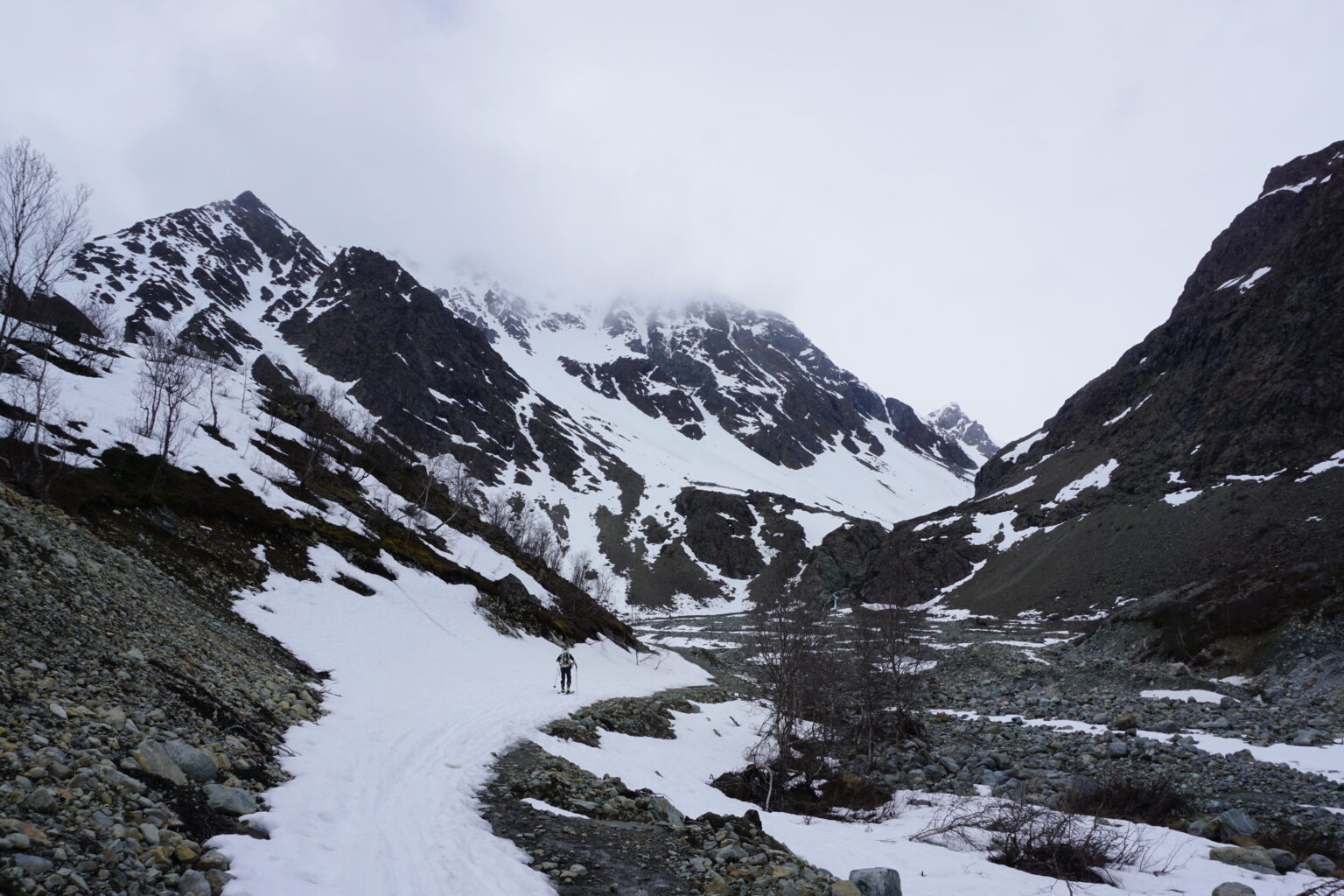 Hiking out of the town of Lenangen towards Koppangsfjellet