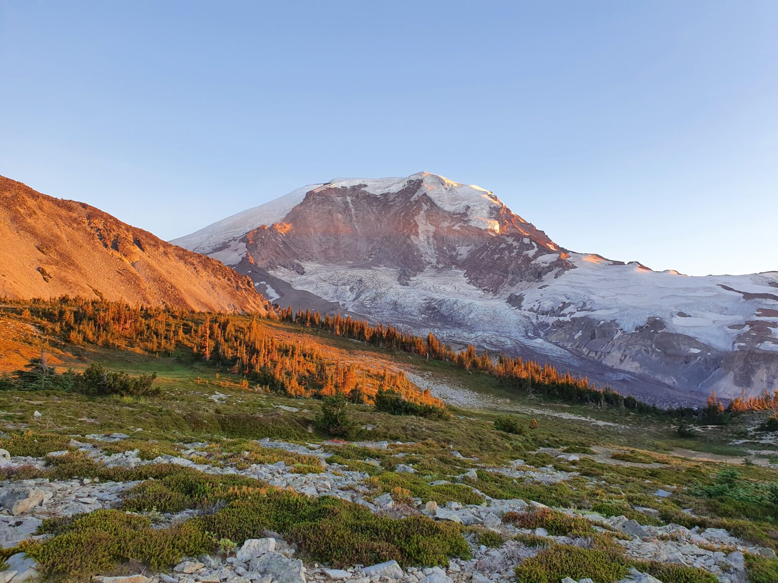 Watching the sunset Alpenglow from Moraine Park