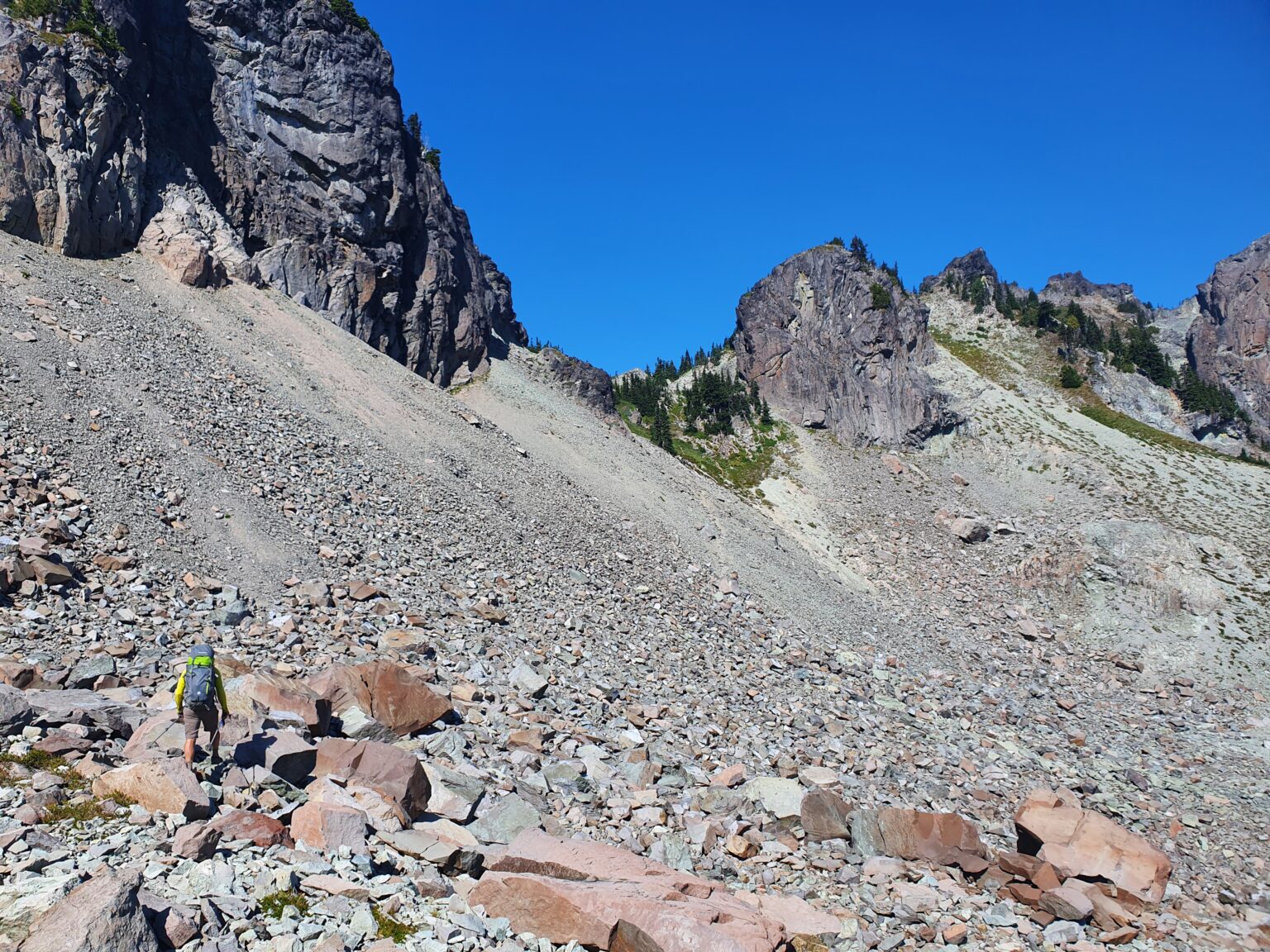 Hiking up to Knapsack Pass