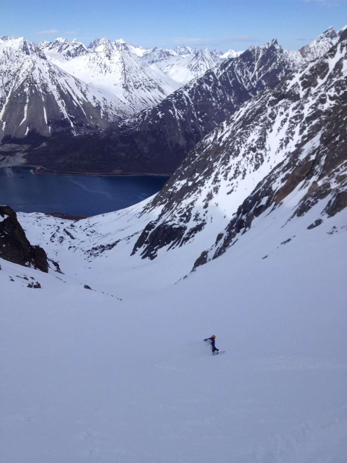 Making powder turns down the North bowl of Store Fornestinden